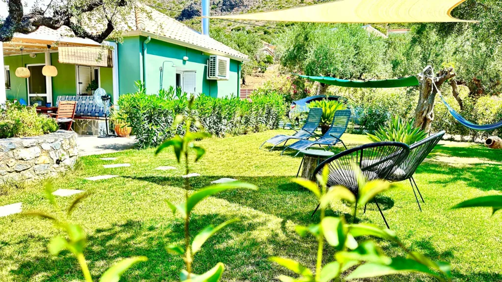 Relax in the garden and enjoy the quiet